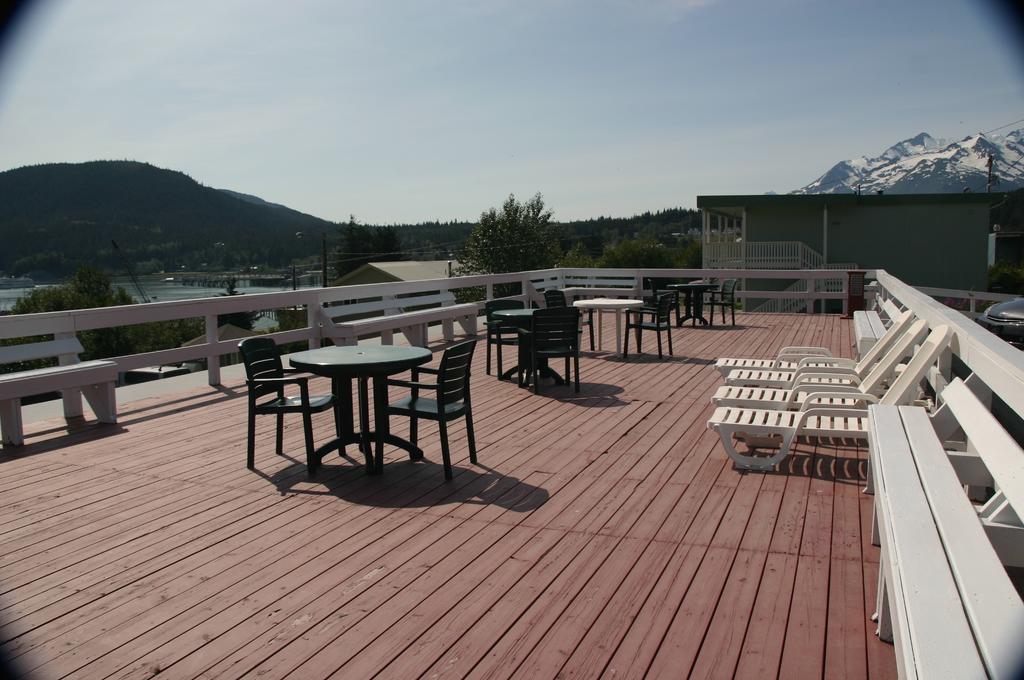 Captain'S Choice Motel Haines Eksteriør billede