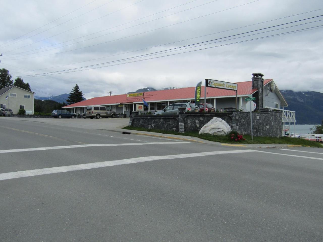 Captain'S Choice Motel Haines Eksteriør billede