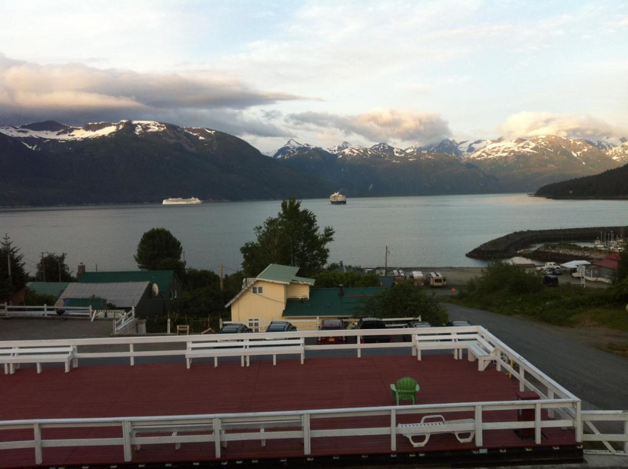 Captain'S Choice Motel Haines Eksteriør billede